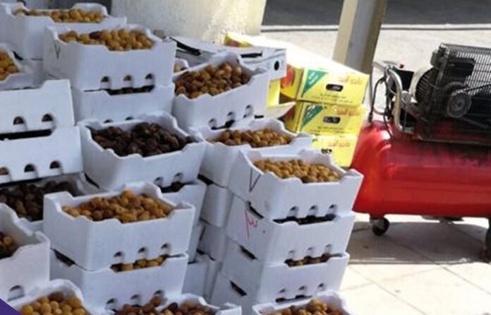ضبط 1.5 طن من التمور والخضروات بموقع مخالف في جدة