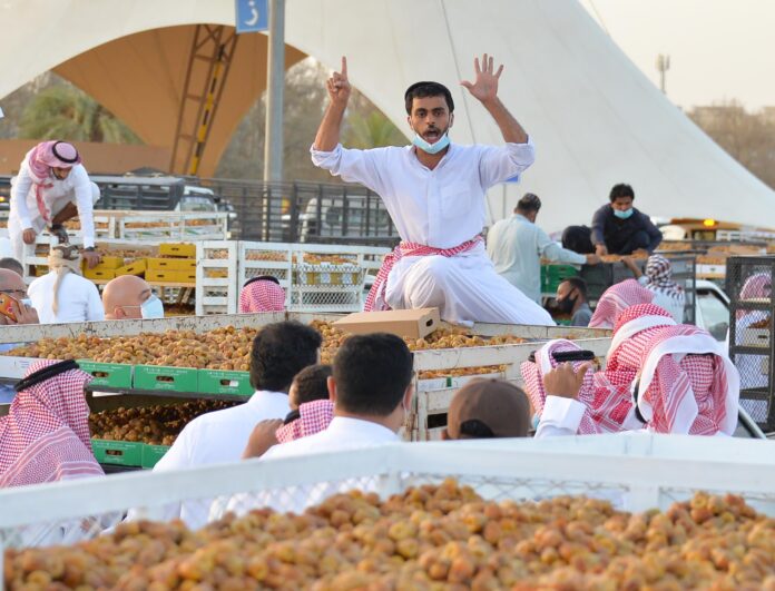 مهرجان بريدة يشهد انتاج غزير من التمور واقبال كبير من المتسوقين