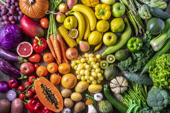 زيادة تناول الفواكه والخضروات يوميًا يقلل من خطر الإصابة بالسكتة الدماغية بنسبة 13٪