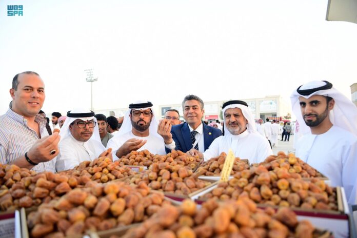 الأمير فيصل بن مشعل بن سعود بن عبد العزيز يرعى حفل موسم عنيزة الدولي للتمور