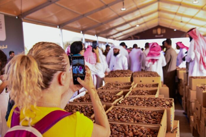 اطلاق سوق مهرجان العلا للتمور في «المنشية»